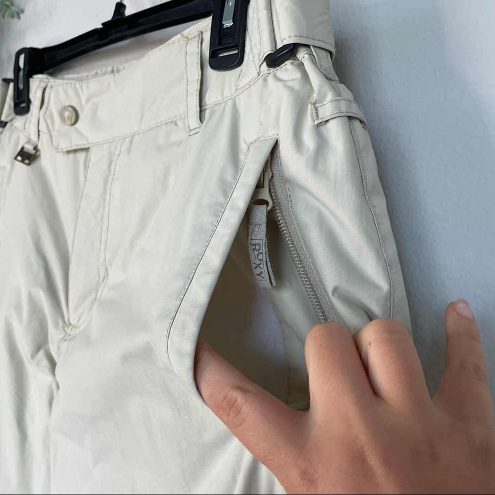 Roxy Snowboard Pants Size Medium - image 7